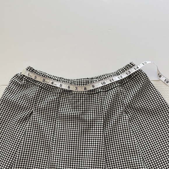 Raycavic houndstooth Japanese shorts with skirt overlay- large- item 1816 - Picture 4 of 10